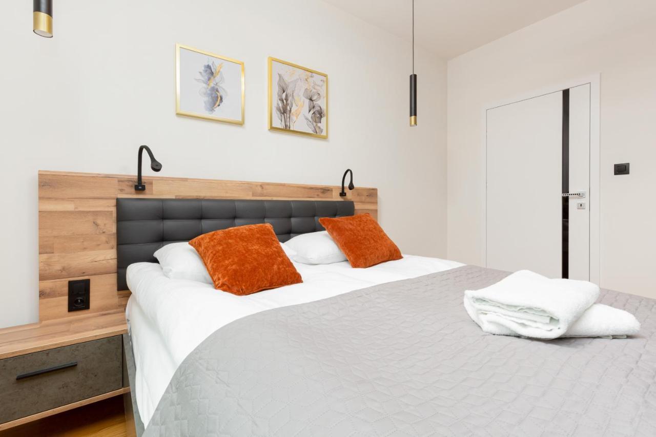 Park Arkadia Apartment With Parking Mokotow By Noclegi Renters Warschau Buitenkant foto